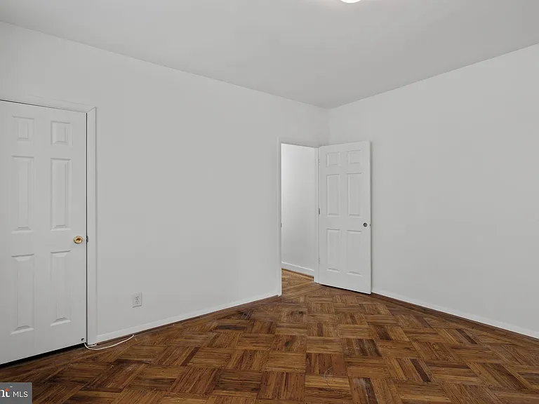 4617 Locust St #1 — Photo 17