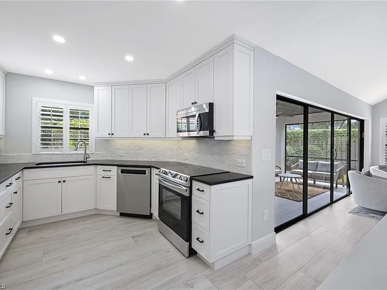 714 Reef Point Cir — Photo 10