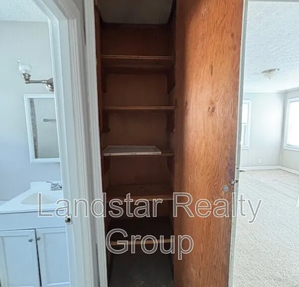 3762 Parthenia Ave — Photo 12