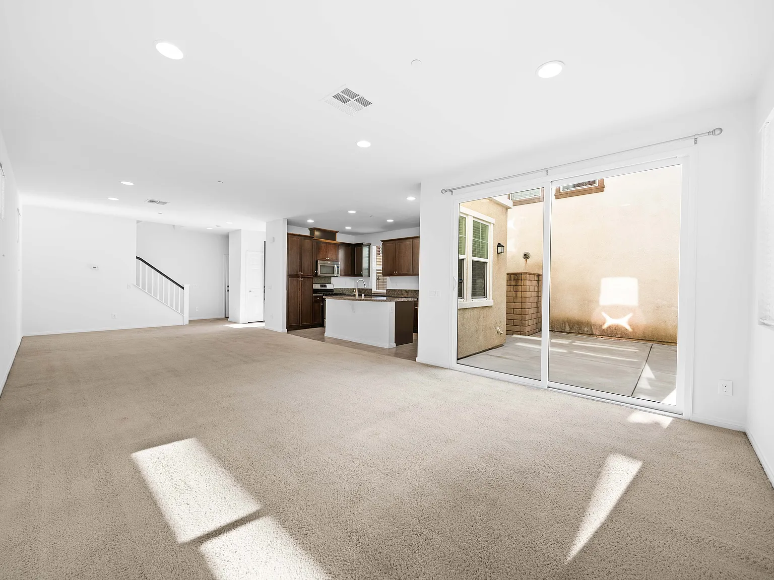 3 bed, 2.5 bath, 1878 sqft, $3,200 — Photo 4
