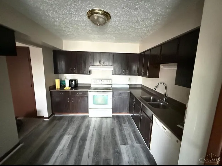 3700 Mack Rd #10 — Photo 8