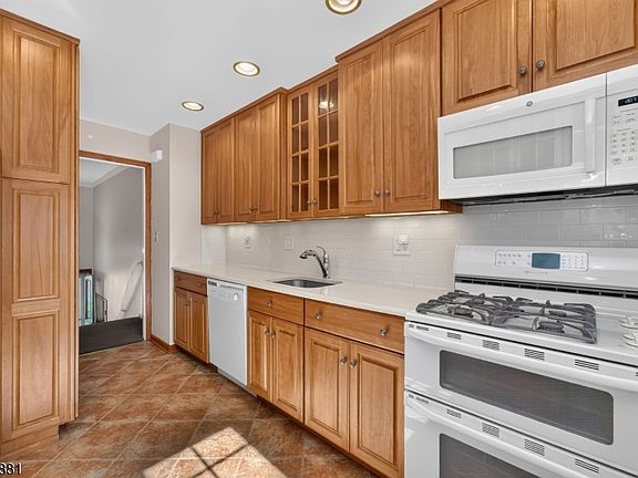 5th image of 267 Seville Ct