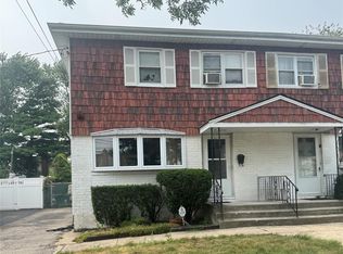 14718 257th St, Rosedale, NY 11422