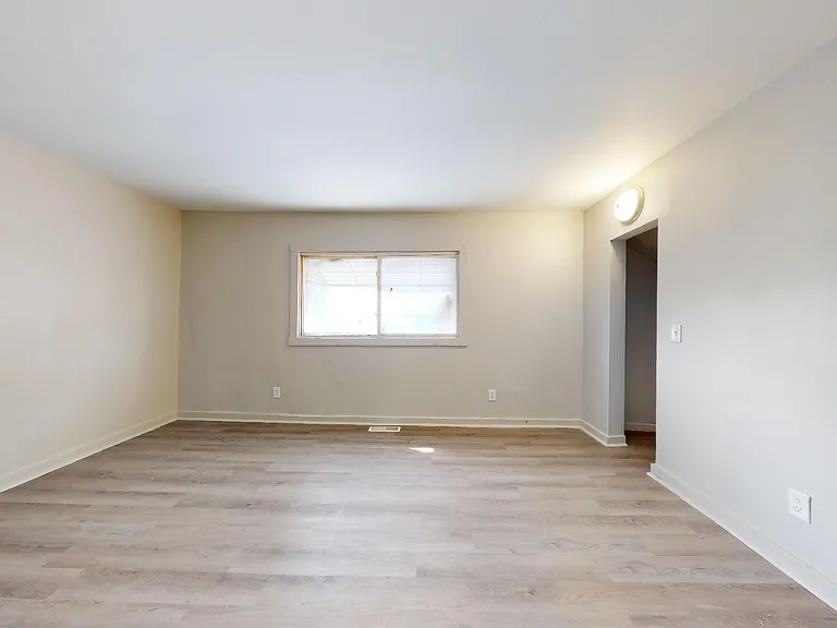 6904 Lorain Ave — Photo 6