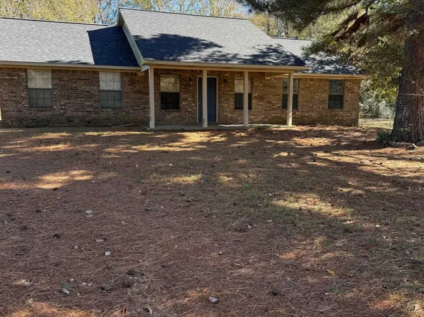 2744 Corinth Rd, Nashville, AR 71852