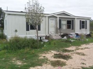 524 Catfish Ln, Lockhart, TX 78644