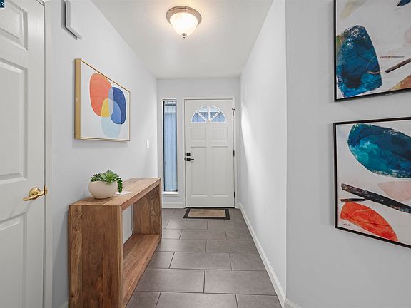 3rd image of 2 Donegal Way