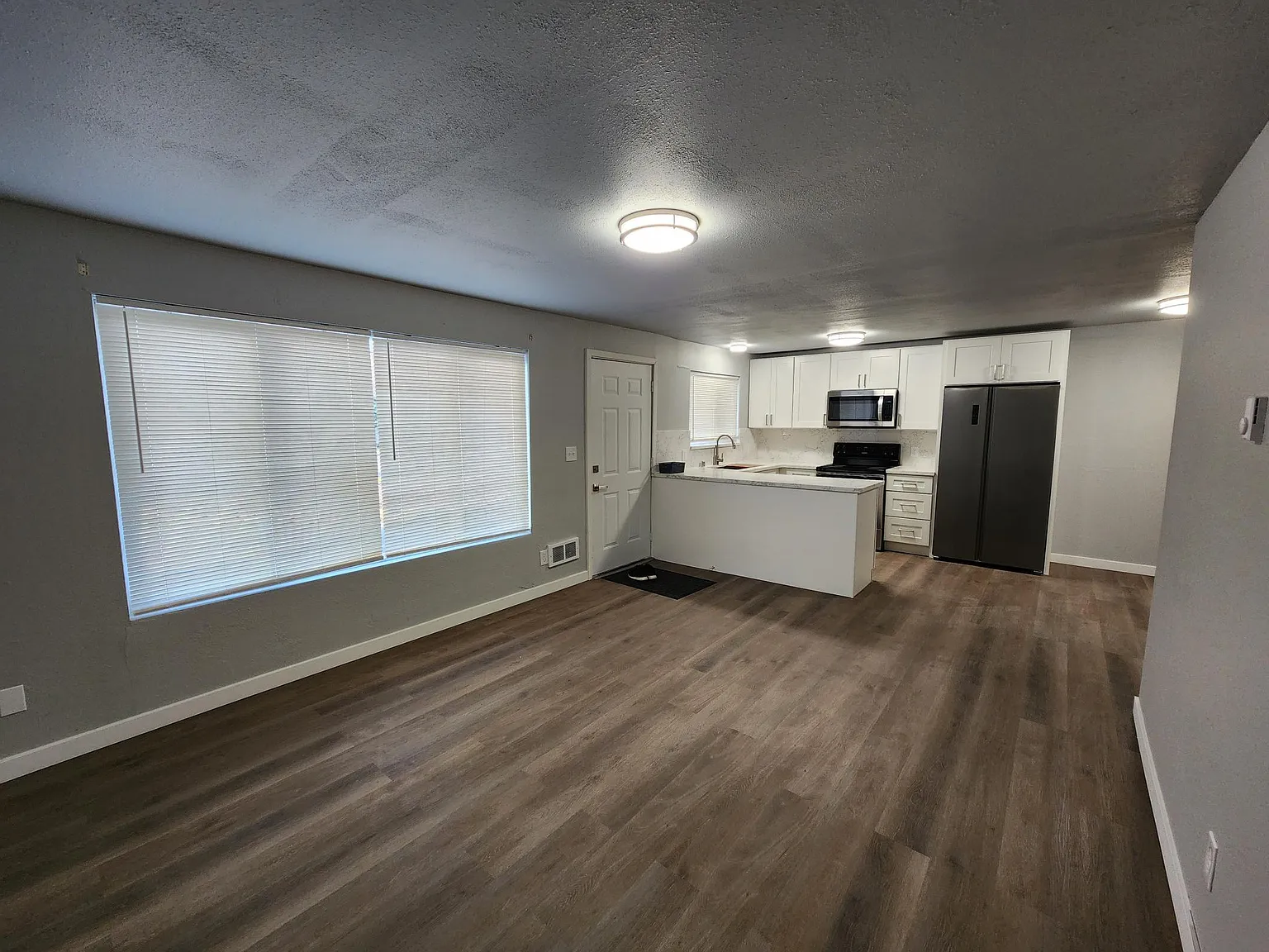 2 bed, 800 sqft, $1,399 — Photo 3