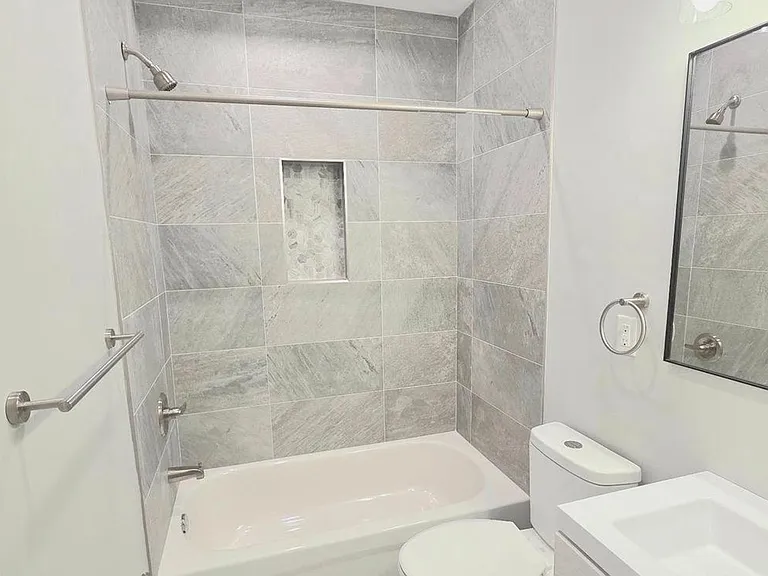 5233 Chancellor St #1 — Photo 8