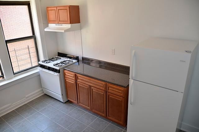 1st image of 266 4th Ave APT 33A