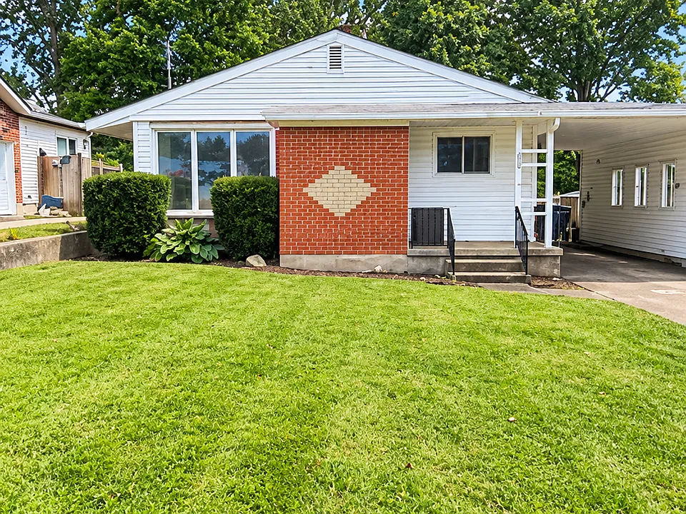 17 Laverne Ave