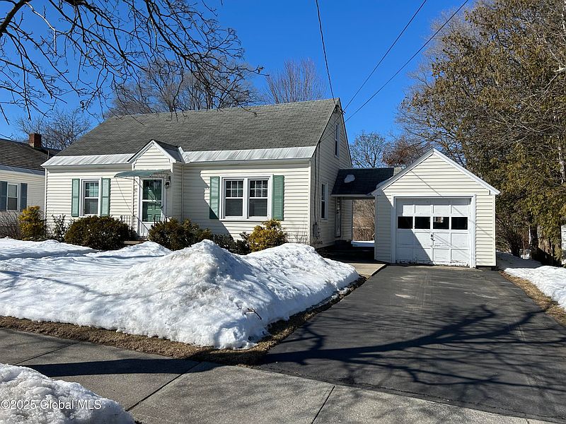 3rd image of 47 Jackson Avenue