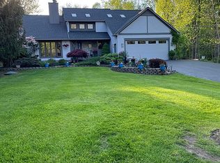 127 Park Cir E, Rochester, NY 14623