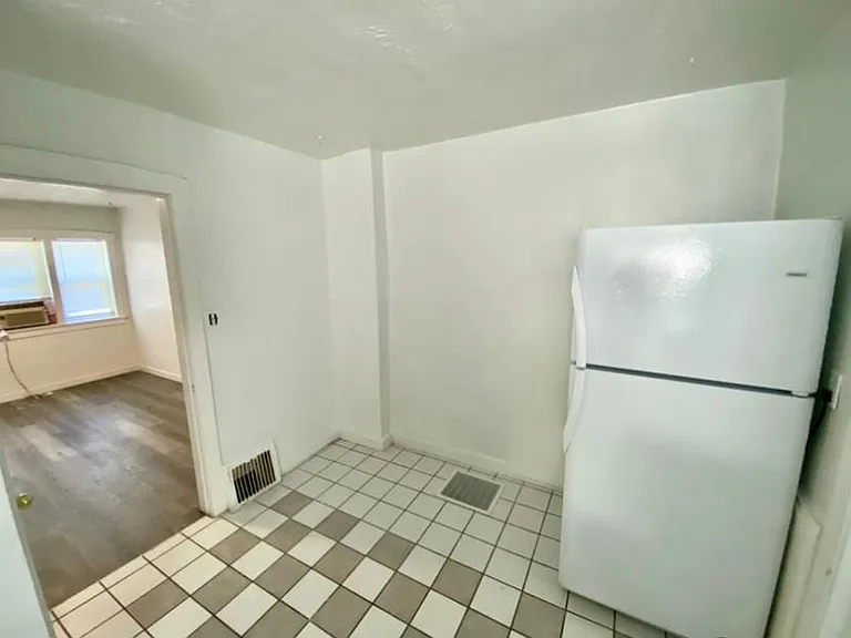 180 E Williams Ave — Photo 6