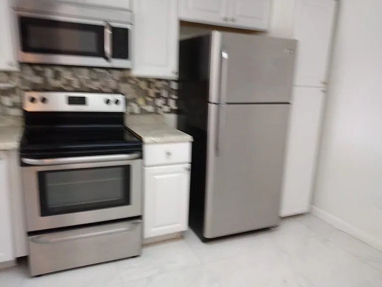 805 SW 113th Way #805 — Photo 16