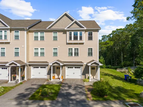 30 Village Crossing #30, East Lyme, CT 06357