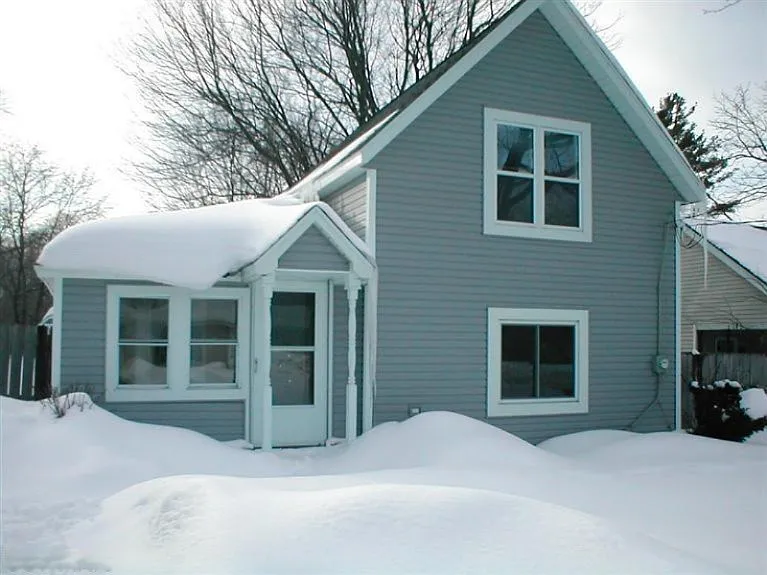 243 River Rd photo 1