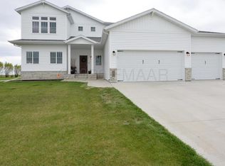 827 Birdie Ct, Mapleton, ND 58059