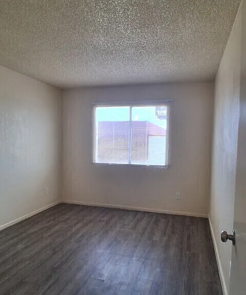 4004 S 44th St — Photo 20