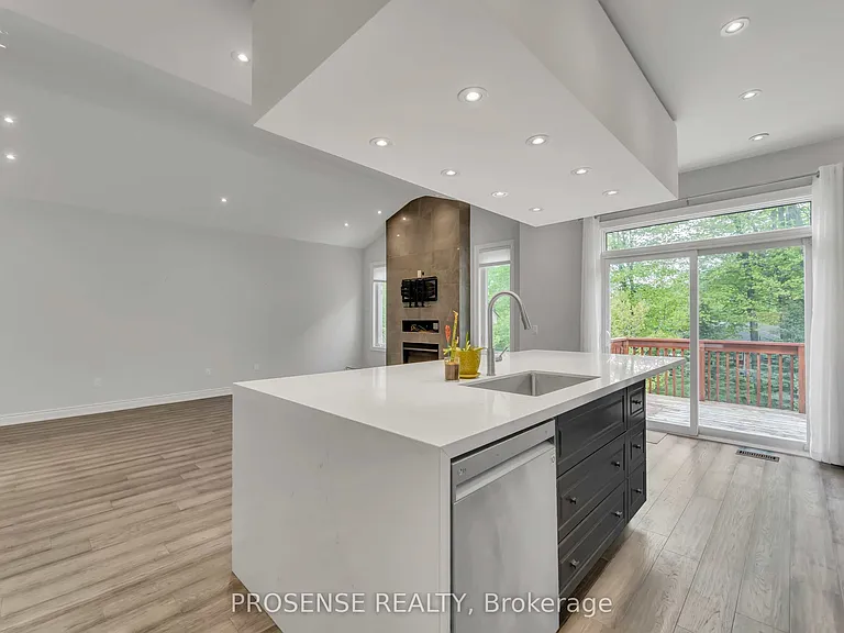 113 Johnson Dr — Photo 10