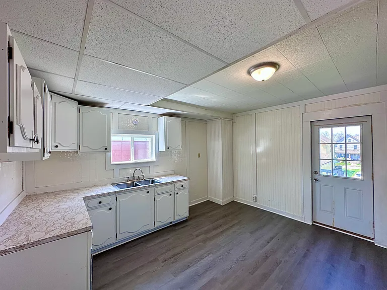 831 Morton St — Photo 4