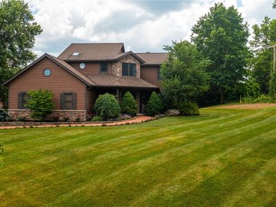 1071 River Rd, Hinckley, OH, 44233