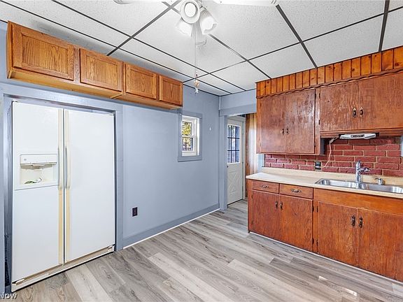 4th image of 804 6th St SW