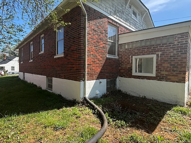 2632 Clifton St NW — Photo 3