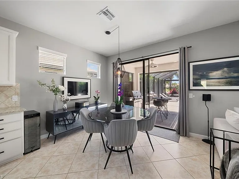7052 Live Oak Dr — Photo 15