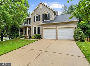 2 Raindrop Cir, Reisterstown, MD 21136