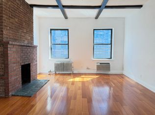 319 W 13th St #5D, New York, NY 10014