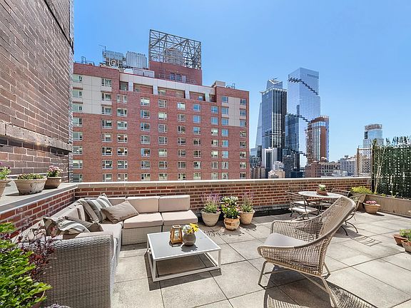 5th image of 347 W 39th St APT 14NE