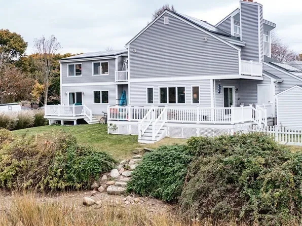 109 Pilot Dr, Somerset, MA 02726