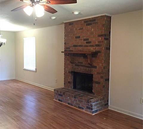 2nd image of 3627 Derbigny St