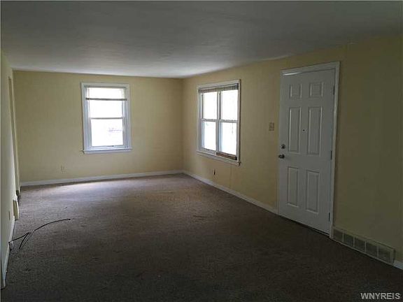 5th image of 672 Taunton Pl
