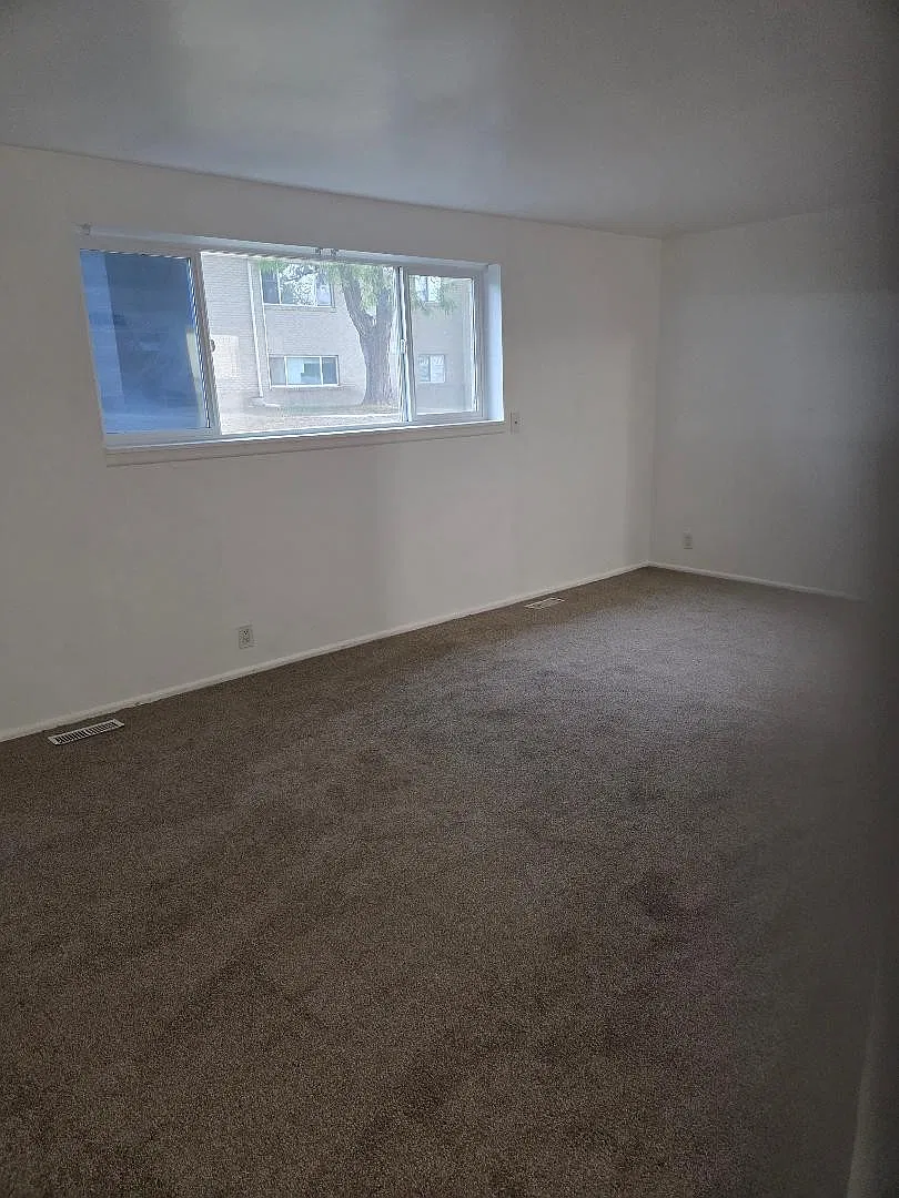 1792 S 200 W — Photo 1