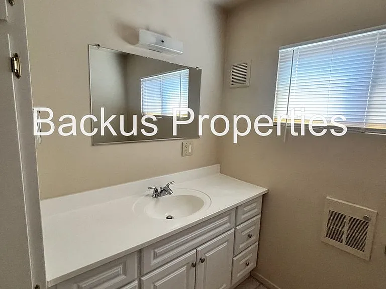 15 San Ramon Cir — Photo 11