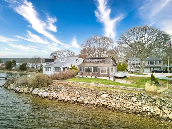 75 Wheatfield Cove Rd, Narragansett, RI 02882