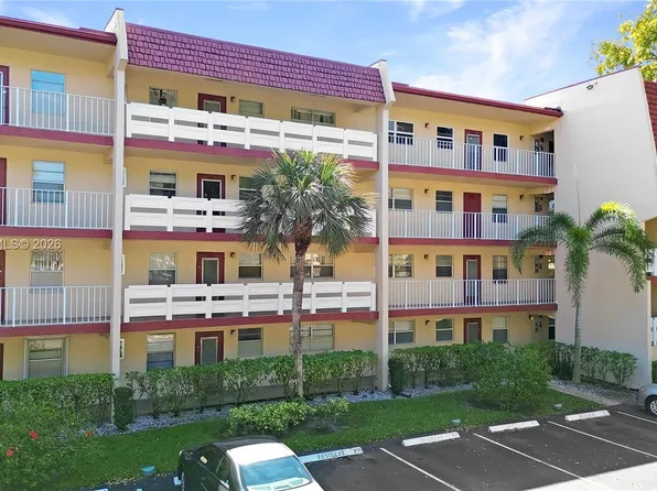 1030 Country Club Dr APT 309, Pompano Beach, FL 33063