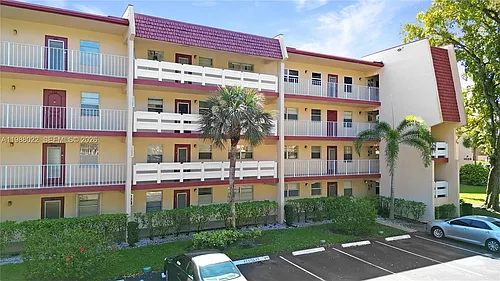 1030 Country Club Dr #309 Photo 1
