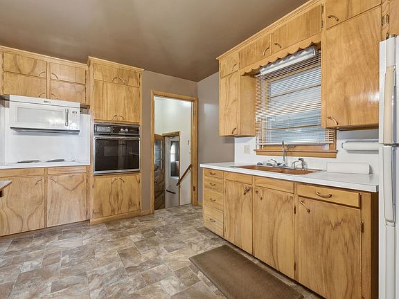 5th image of 402 SW 5th St