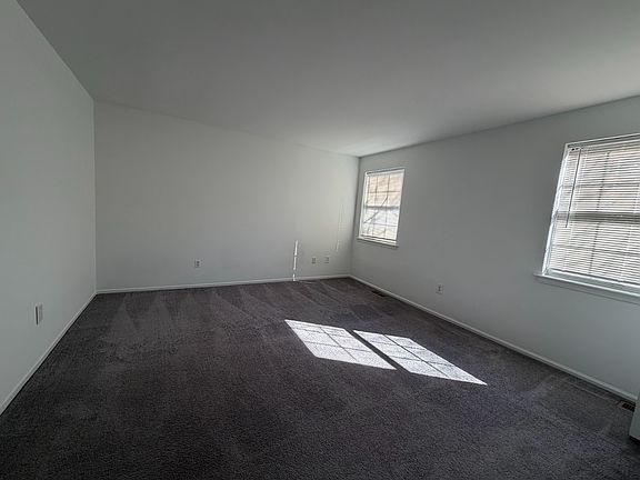 3rd image of 13348 Philmont Ave #2