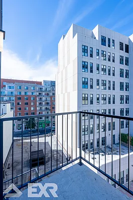 Rented by EXR | media 17