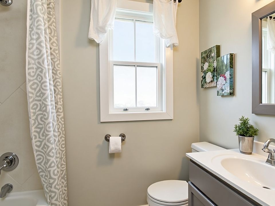 1st image of 364 Pingree Dr #1