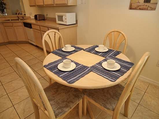 EP4PEKS12-Breakfast-Nook