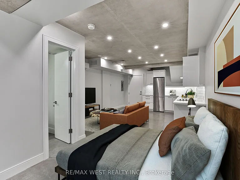 1745 Keele St #4 — Photo 14