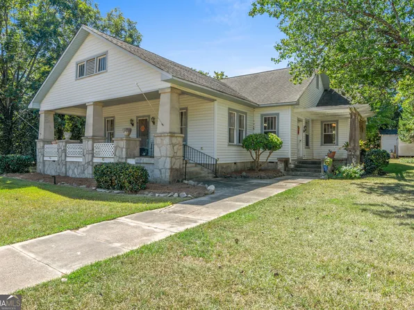 304 E Church St, Sandersville, GA 31082