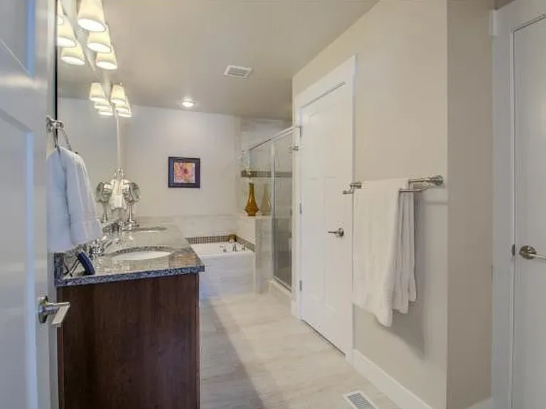461 E Windy Garden Ln — Photo 12