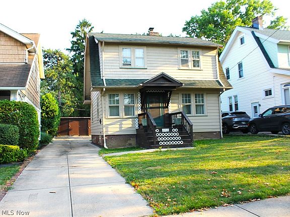 2nd image of 2913 Hillcrest Ave