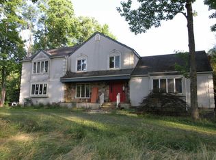 335 Pinebrook Rd, Manalapan, NJ 07726